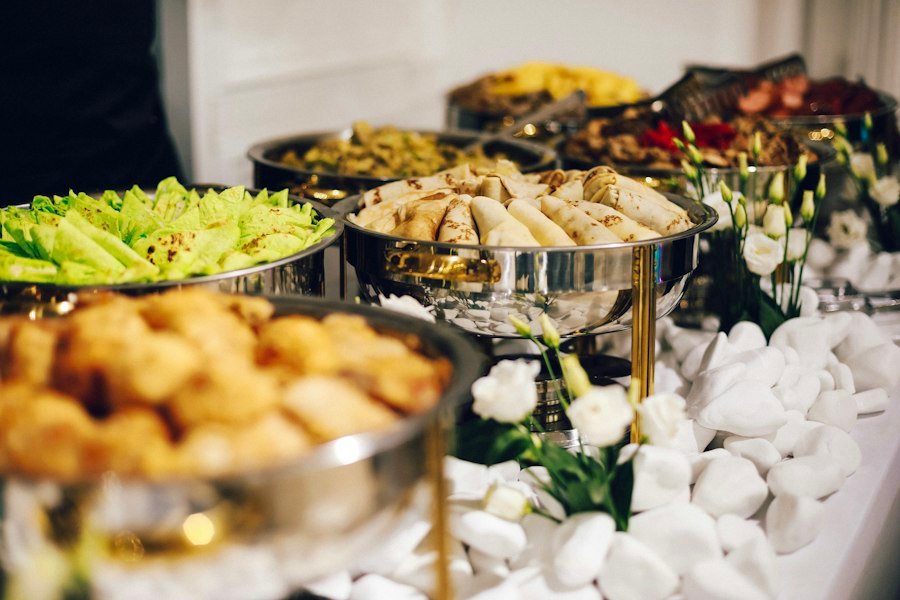 Catering for Corporate Events: Food That Brings People Together